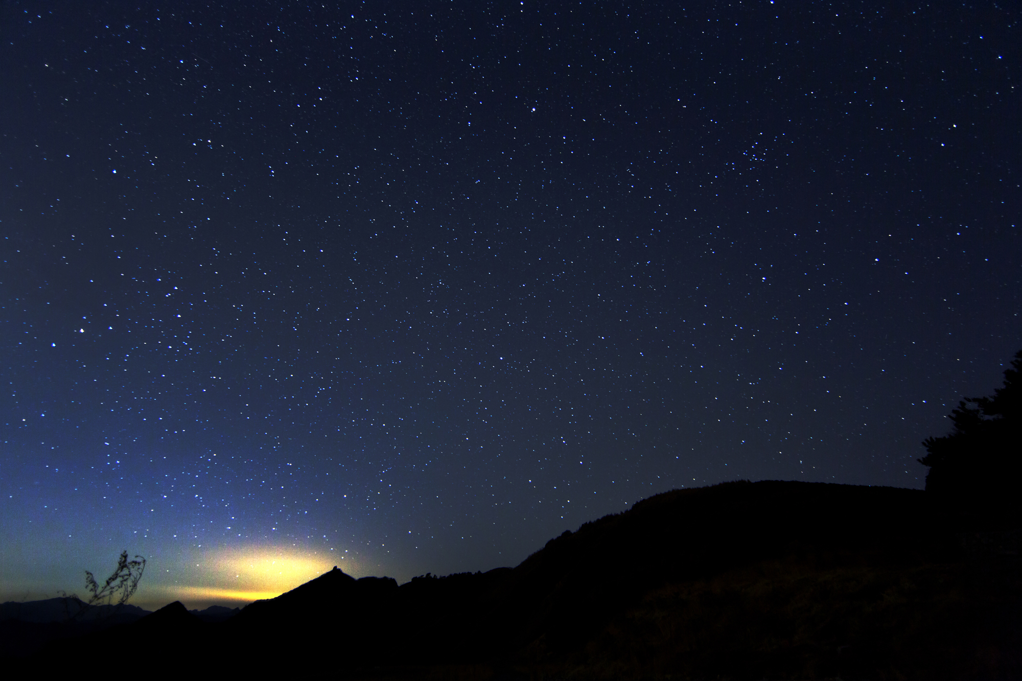不出京就能欣赏美爆的星空?亲眼所见才信,这里还有壮观的银河!