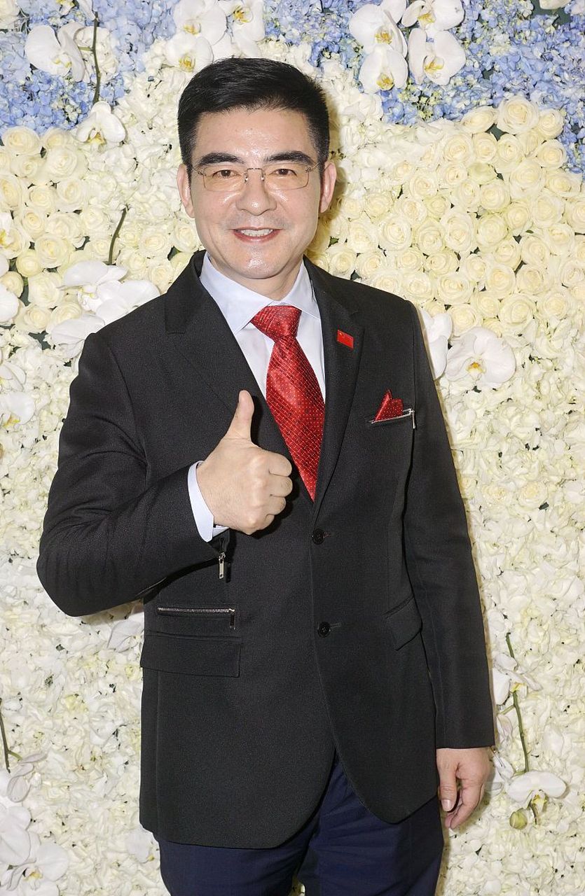 玩虚的,每一次的慈善行为都是实实在在的,真正帮助那些需要帮助的人们