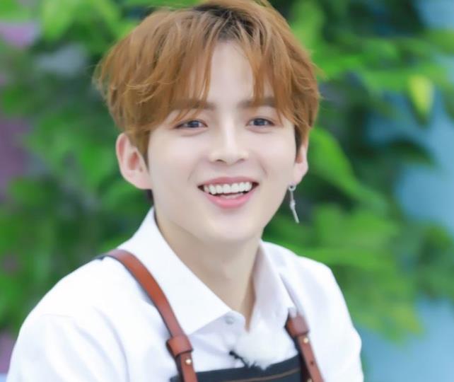 一组刘也的珍贵照片,快来欣赏下