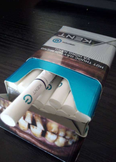 印度烟的价格贵到当地人只能一根一根买?游客看到烟盒就不想抽了