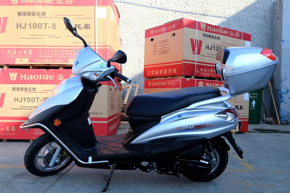 豪爵新款踏板,豪爵vh125开箱,8千元的国产踏板,媲美雅马哈巧格