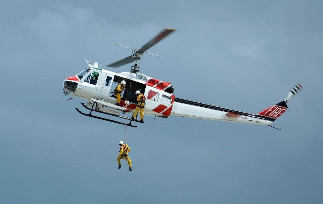 "麻雀"大小的直升机,售价却高达30万,有钱还买不到?