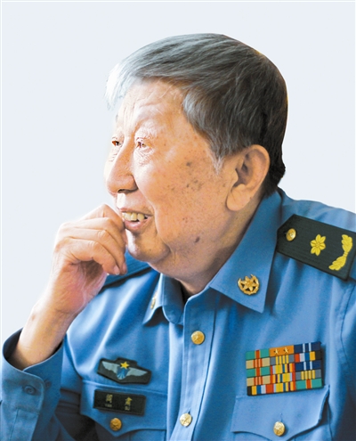 阎肃家人因钱反目成仇,就此家人闹上法庭,往日照片惹人唏嘘