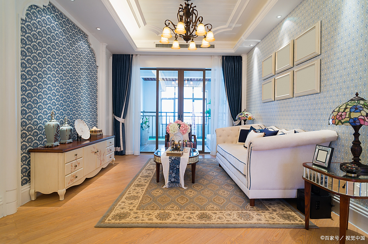 地中海风格装修是一种充满浪漫和温馨感的装修风格,它通过色彩,元素