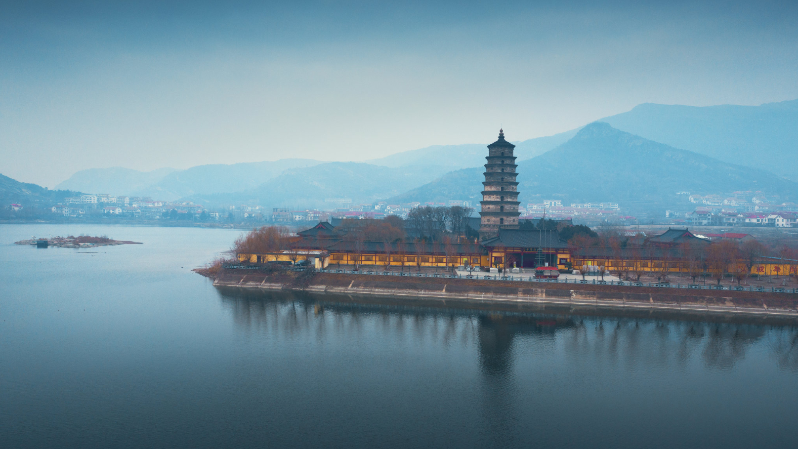 江苏连云港,夹缝中求生存的城市,"苏北第一大港"何去何从?