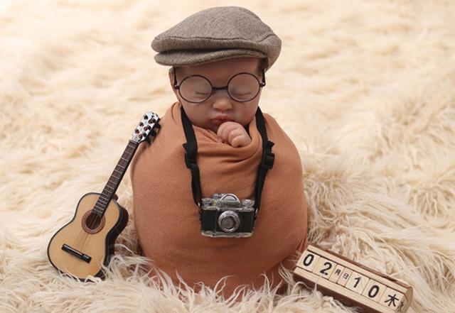 拍满月照,险些让宝宝"瘫痪"风靡一时的"蛋壳照"背后满是风险