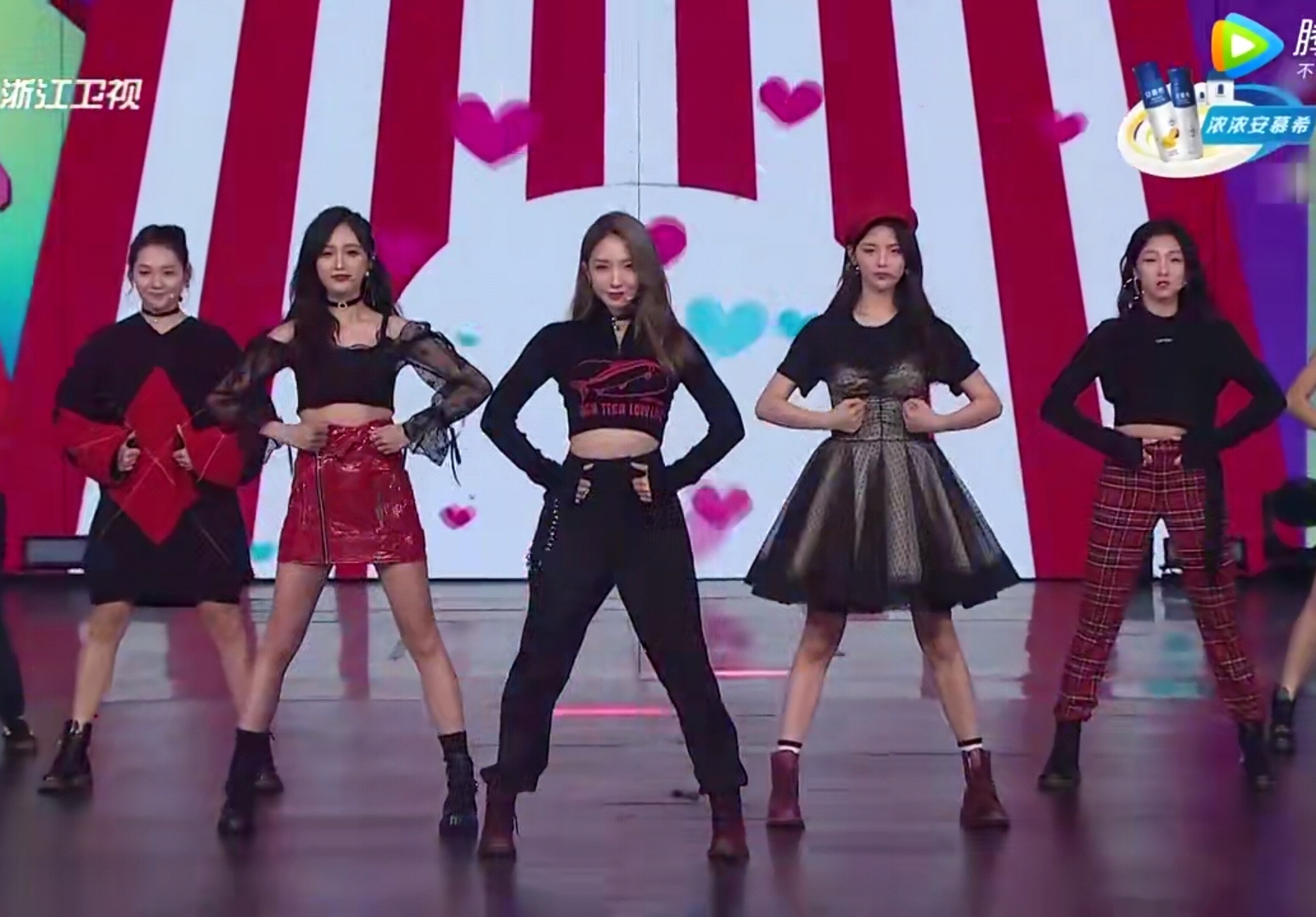 李子璇参加《天天向上》,镜头多过王一博,网友:火箭少女没法比