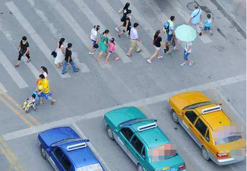 "车让人"或成"致富渠道"?内行人建议取消,车友:双手赞成