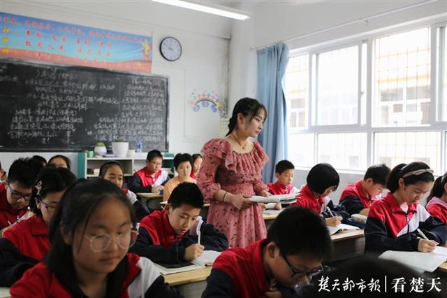 张家湾中学年轻女教师,用"圆心"管理带出最团结班级