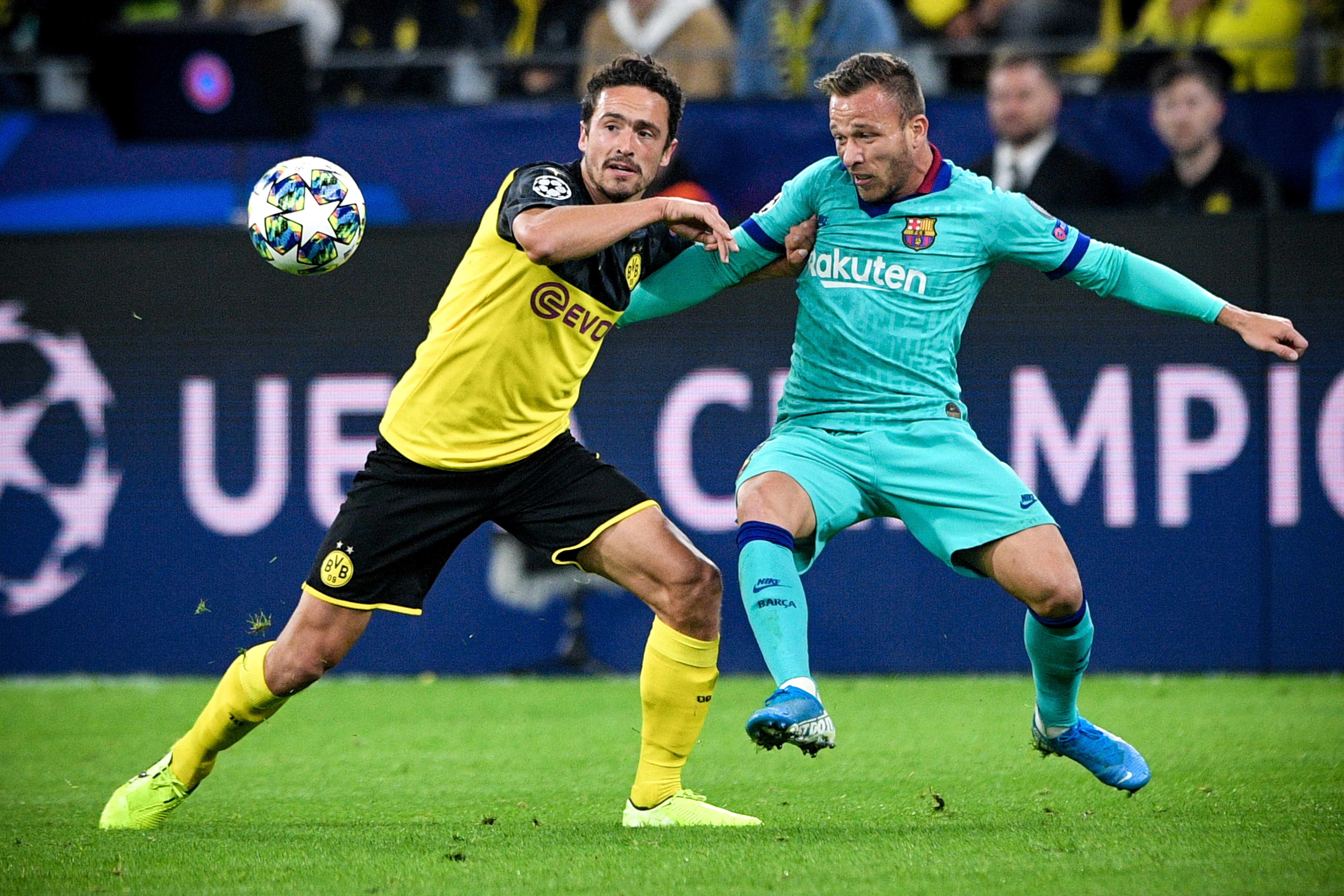 足球——欧冠联赛:多特蒙德战平巴萨(3)