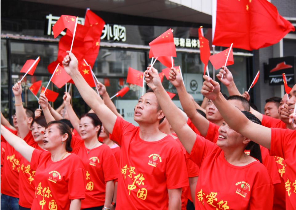 这群人在友阿广场用快闪表白 让人忍不住点赞