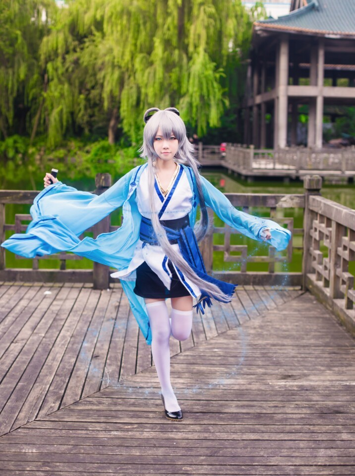 华风夏韵,洛水天依.甜美歌姬洛天依真人cosplay分享