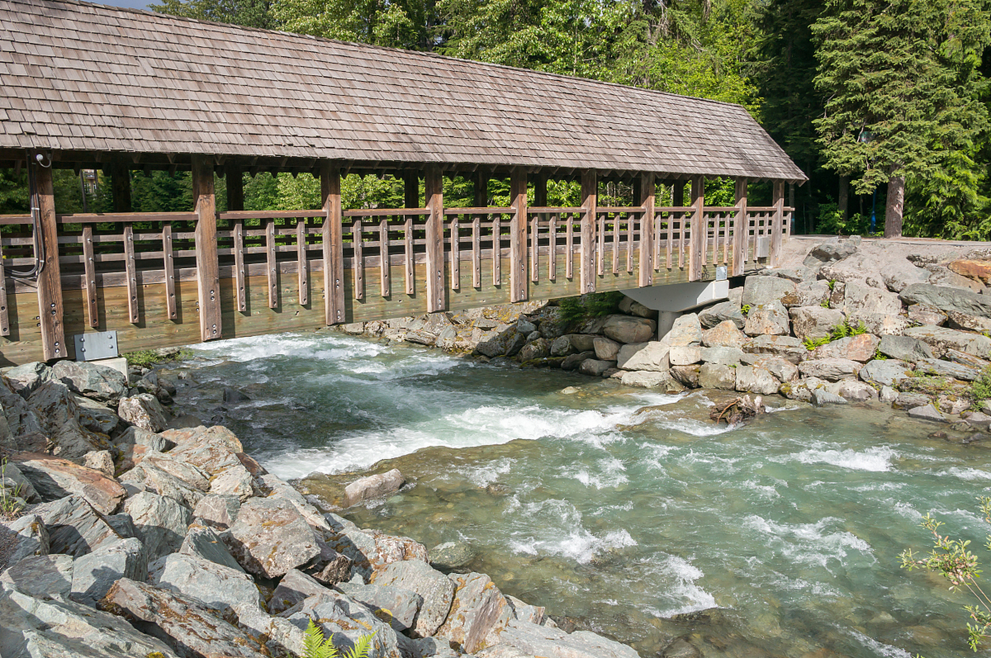 泰顺氡泉景区旅游攻略  泰顺氡泉景区,坐落于风景如画的泰顺县雅阳镇