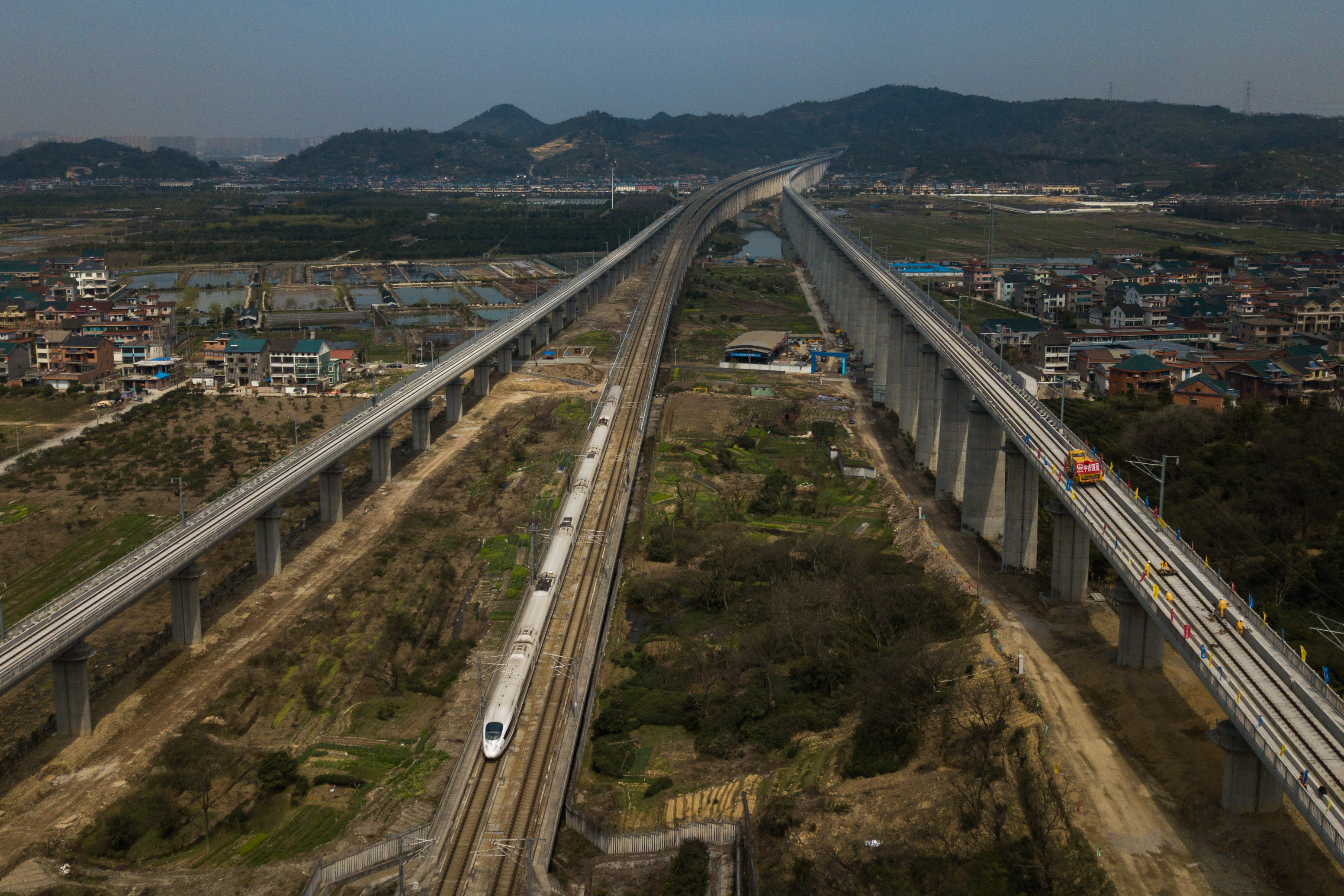 杭黄铁路铺轨全线贯通(2)