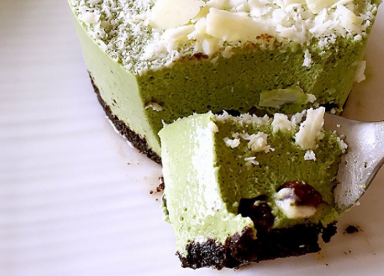 抹茶红豆慕斯蛋糕,口感绵软细腻,炎炎夏日为你带去一丝清凉