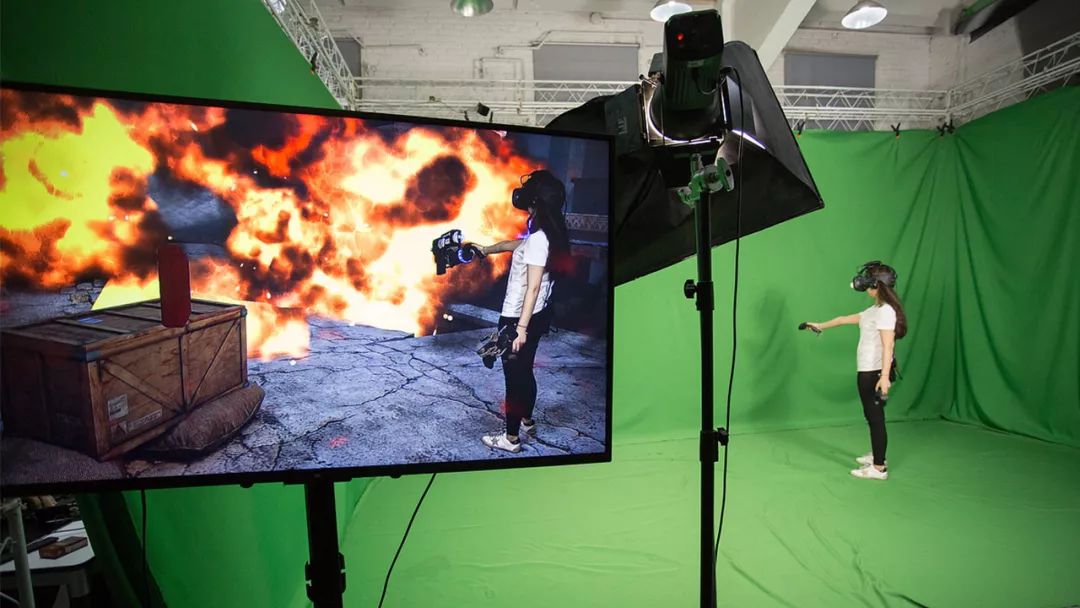 为什么很多电影特效,都是用绿幕拍摄的,而不用其它颜色呢?