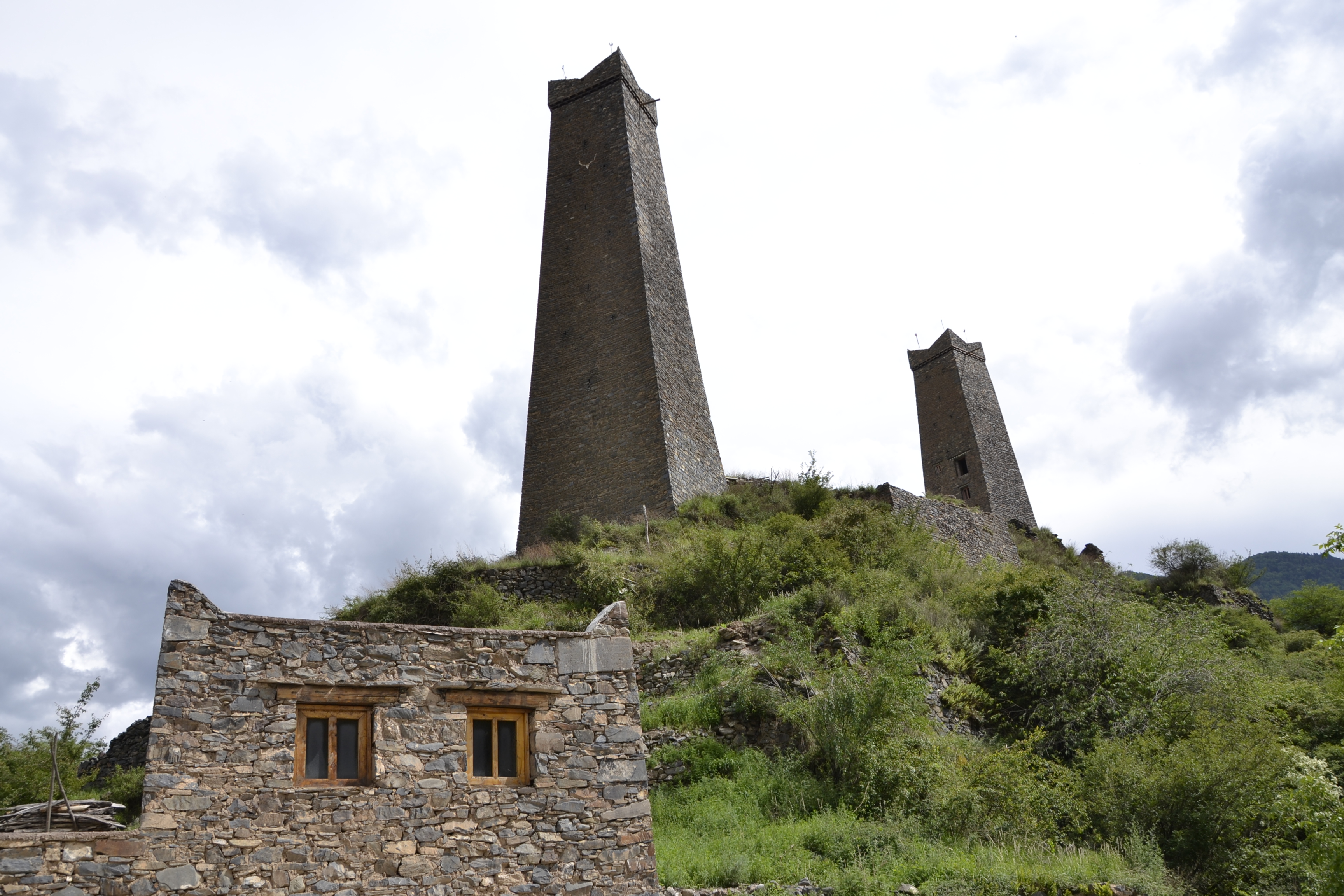 羌族碉楼碉堡图片