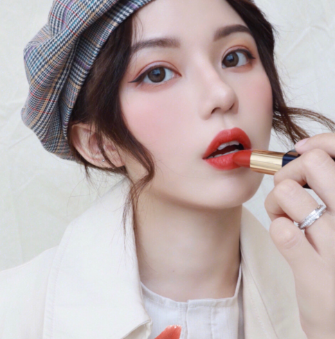 40岁女人涂啥口红?香奈儿58气质显白,mac显白减龄,做气质女人