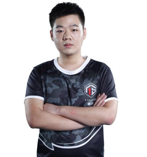 绝地求生:韦神女友蜜蜂仔透露ma4会来一名猛男,猛男转会费50万