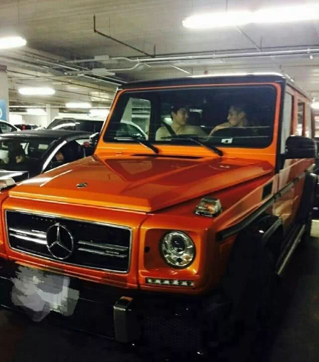 吴亦凡座驾盘点,"肌肉车"很抢镜,最特别的是这辆奔驰