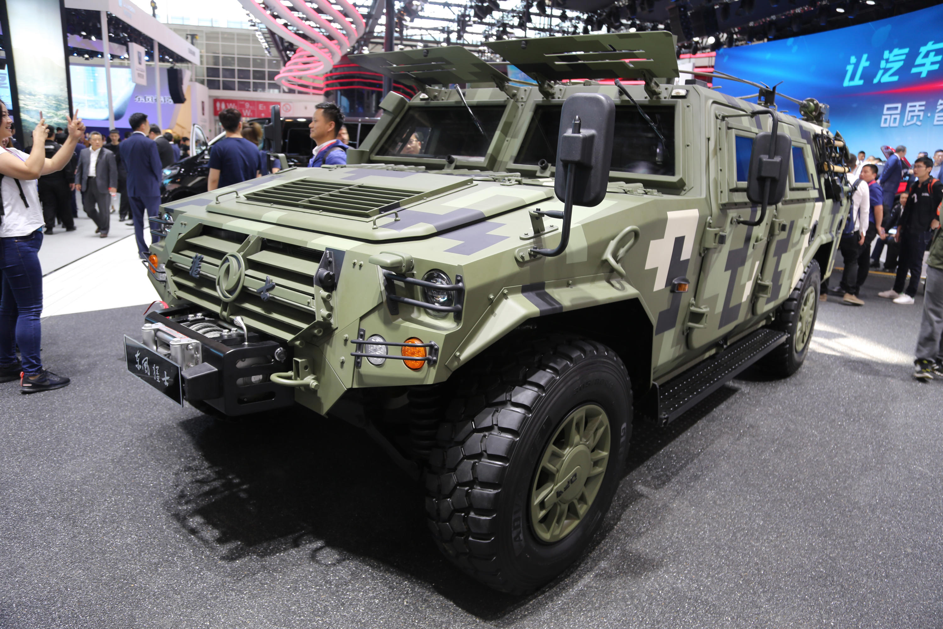 乔治巴顿-战车,军用版东风猛士,乔治巴顿-战剑,你选谁?