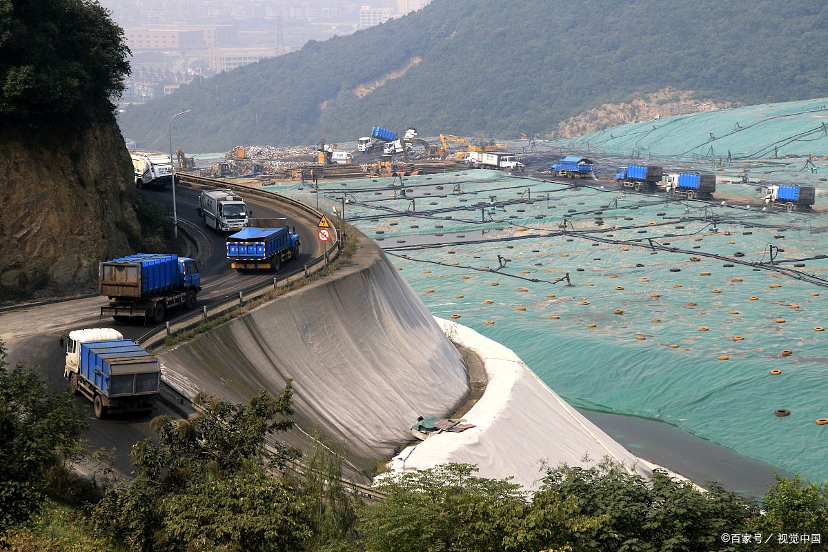 北京阿苏卫垃圾场雨污分流1.5mm黑绿双色土工膜覆盖工程简述