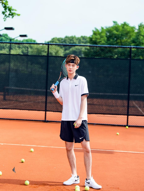 大长腿男神董力,实在是青春气息破屏而来!