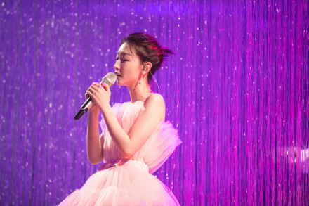 周冬雨歌声,今天又美又仙,唱歌还好听