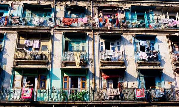 印度贫民窟这栋住宅楼竟能让人患病甚至死亡