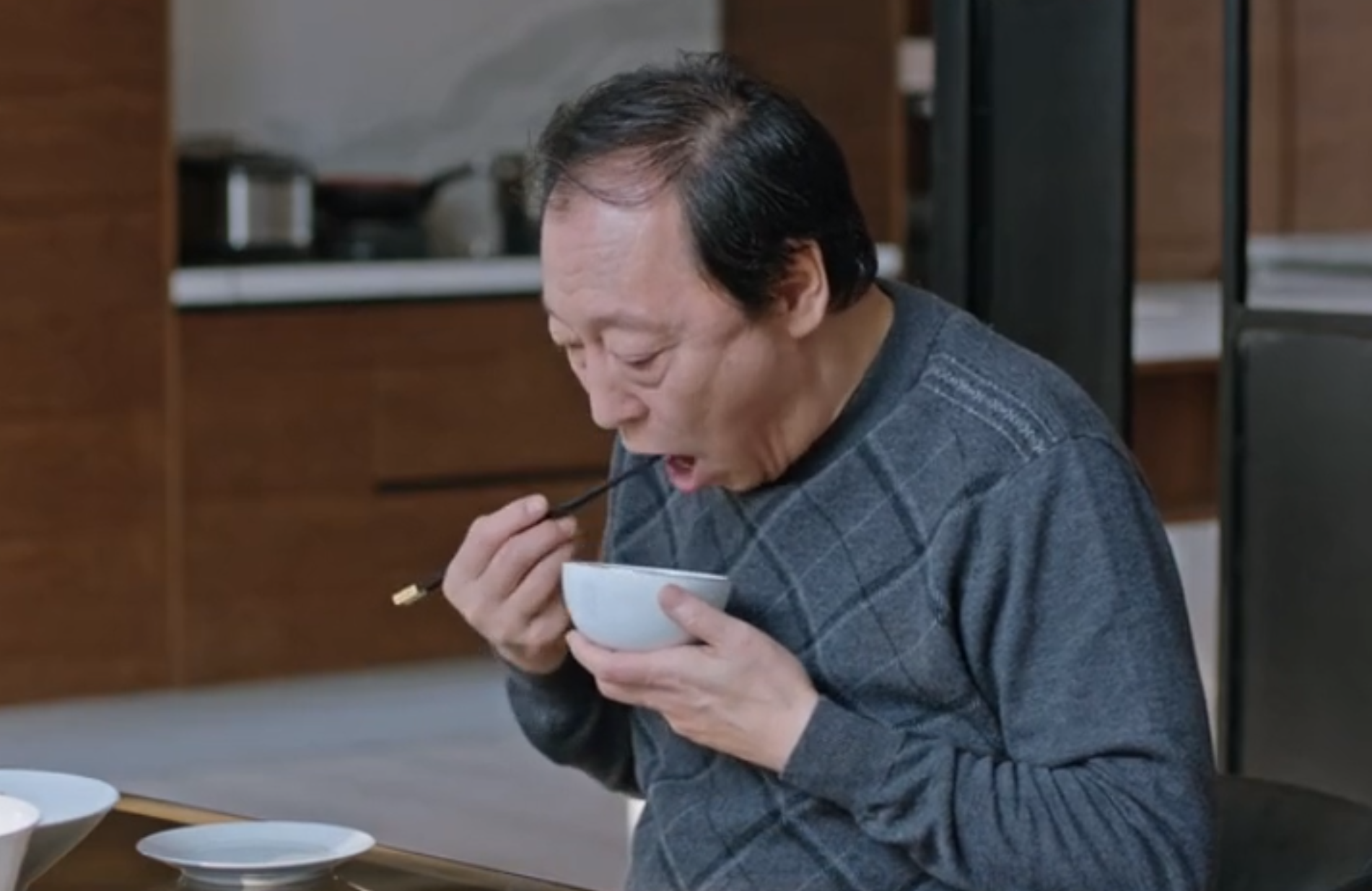 苏大强转性了居然主动洗澡,这是准备洗白了吗?