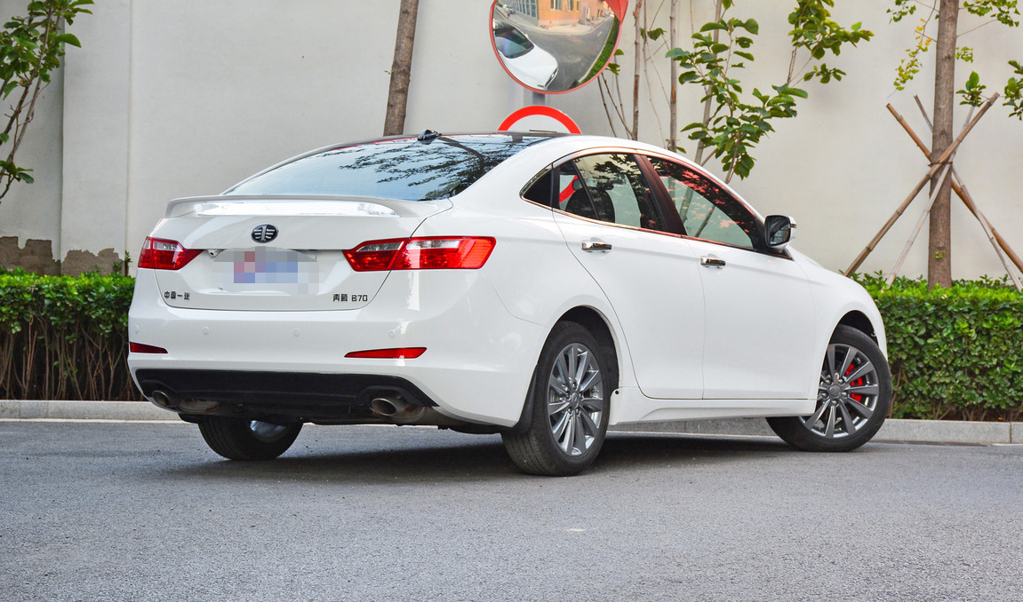 一汽奔腾-奔腾b70,虽然看起来简约,但是骨子里显得不简单