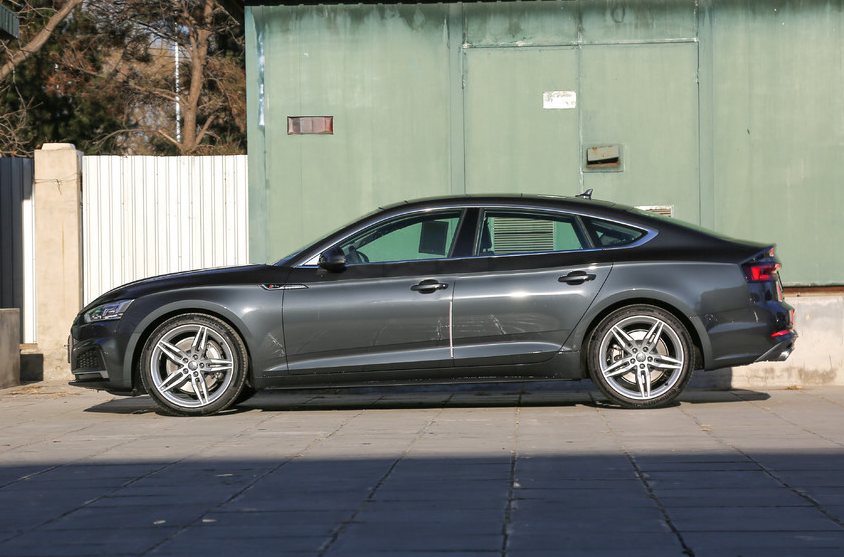 车身稳定的奥迪a5掀背sportback 45 tfsi quattro 运动型