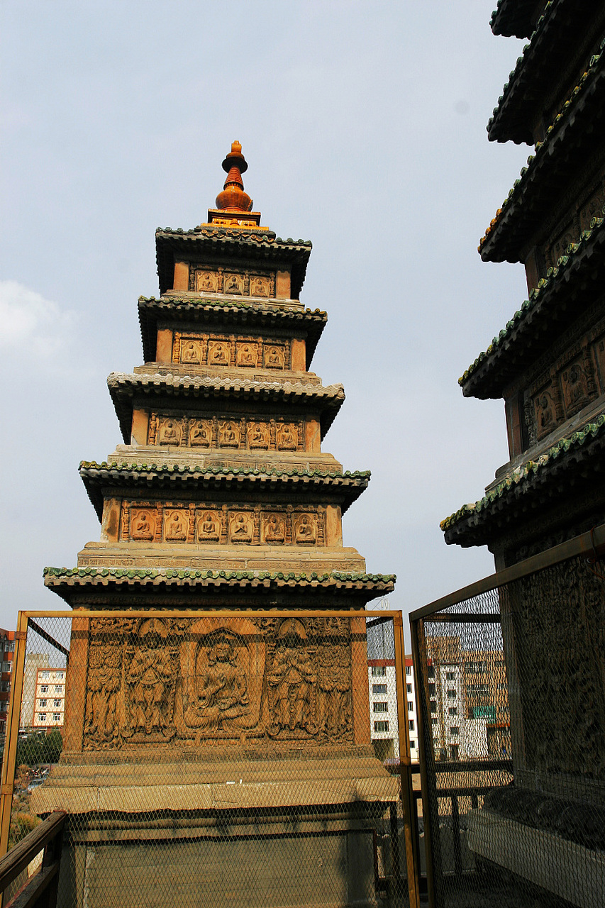 呼和浩特作为内蒙古自治区的首府,拥有丰富的历史文化资源和自然景观.