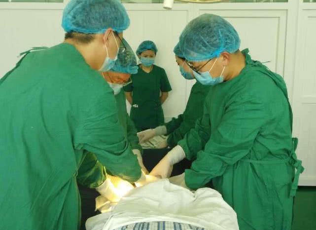 为什么几乎所有医院的手术服都是绿色的?答案你很难想得到