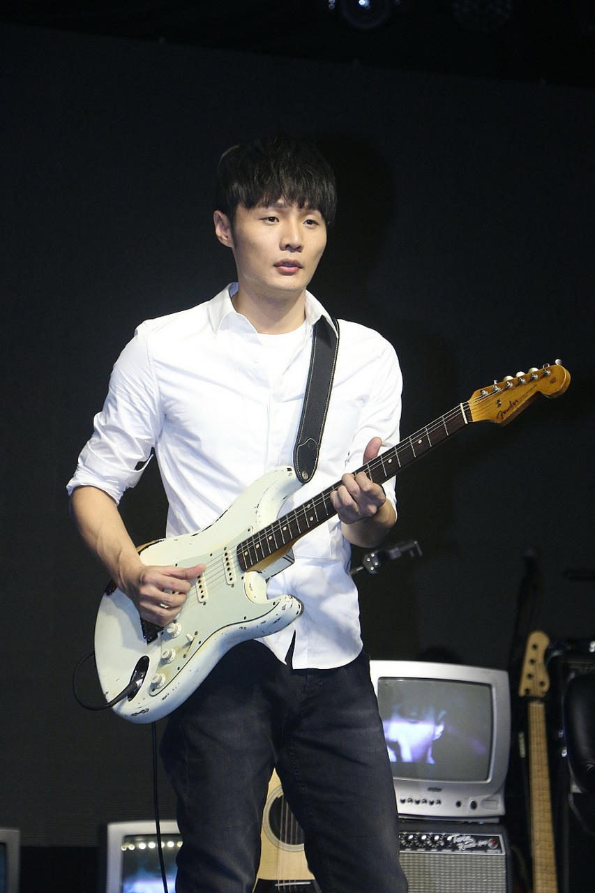 李荣浩的少年求学经历,其实,挺坎坷的!