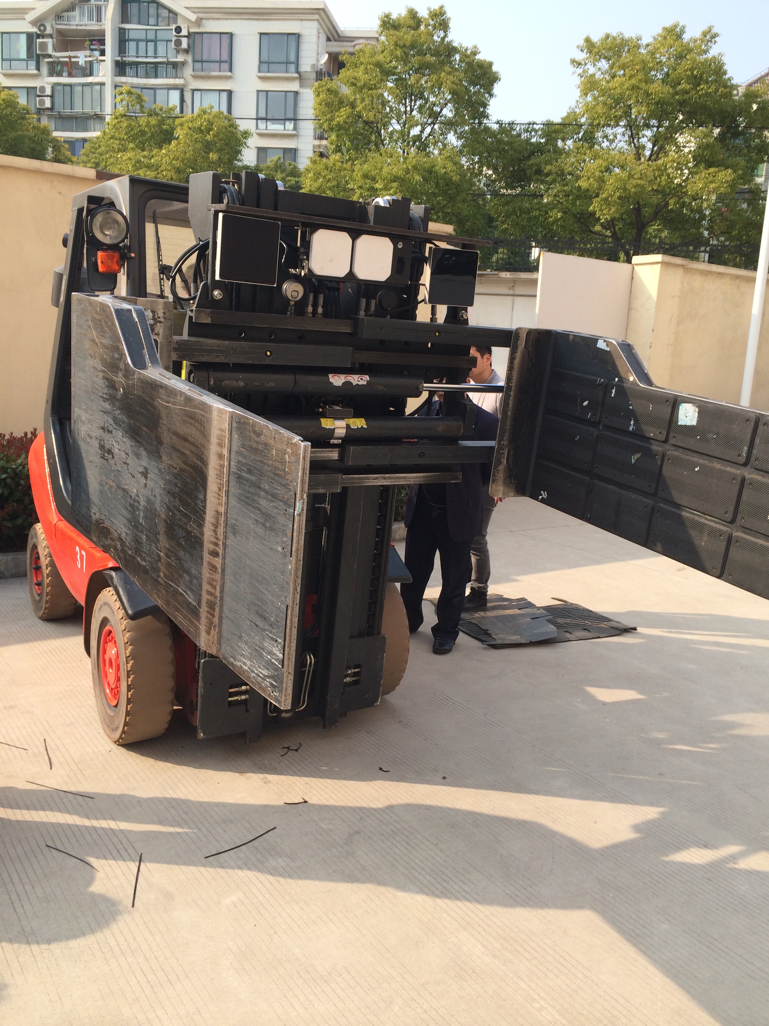 rfid智能制造智能仓储物流叉车改装