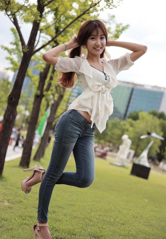 紧身裤穿出凹凸有致女人味, 秀性感好身材