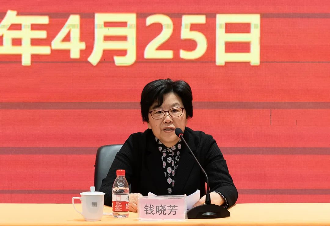 教职工返岗返校第一天,省教育厅党委副书记干武东一行来校检查指导