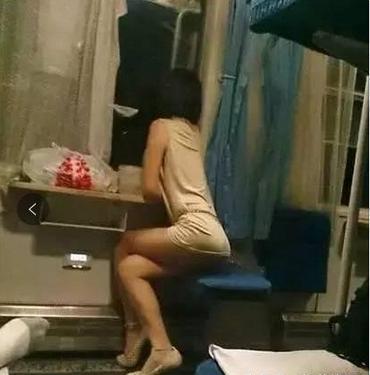 为何乘坐火车卧铺时,女生最好不要买下铺,扒手:我还是太善良