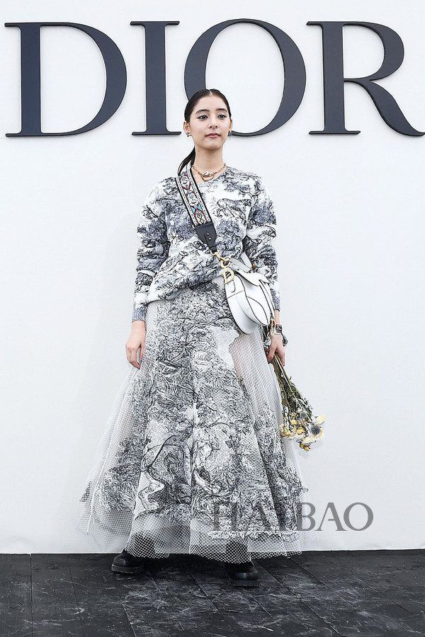 图片来自视觉中国 新木优子现身2019春夏巴黎时装周迪奥 (dior) 秀场