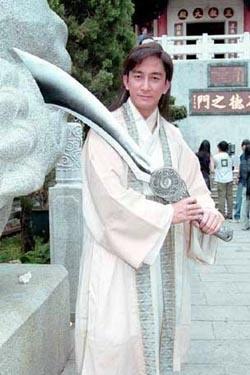 8款"屠龙刀"造型,tvb版本都好看,看见03版瞬间勾起回忆!