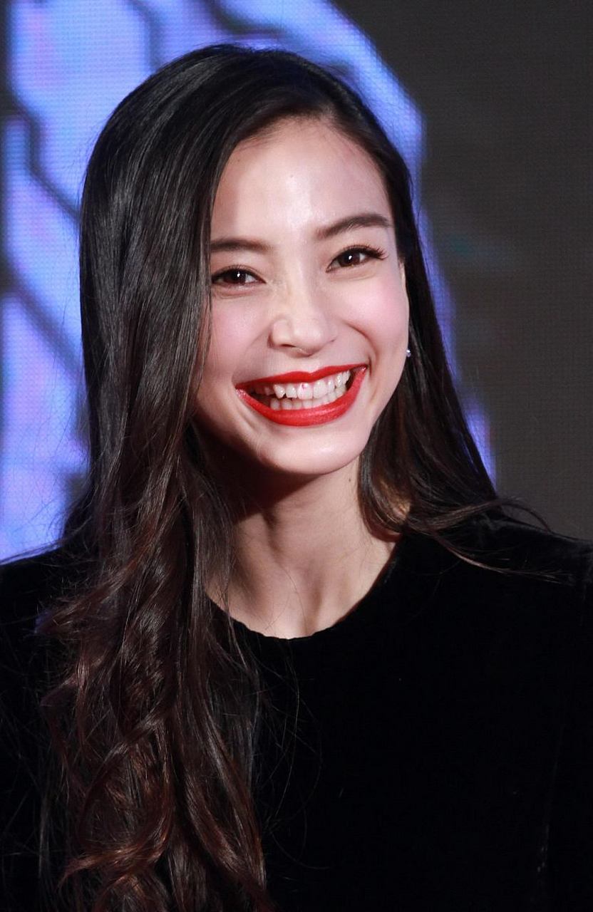 吃冰棍爆红,唯一一个什么都不会,没有任何才艺作品,却是一线女星的人