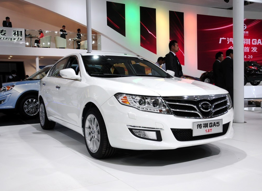 传祺ga5回头率非常高,曲线完美,其设计相当出色!