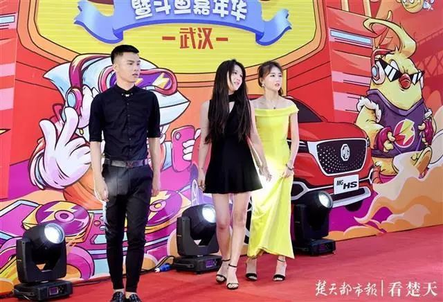 斗鱼直播节今天下午汉口江滩开幕,千名当红主播将惊艳亮相