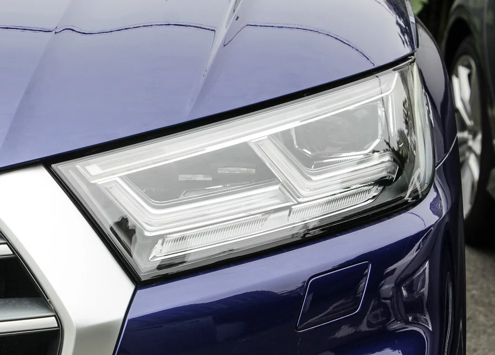 奥迪q5l:立体雕塑设计,凸显车型硬朗风格