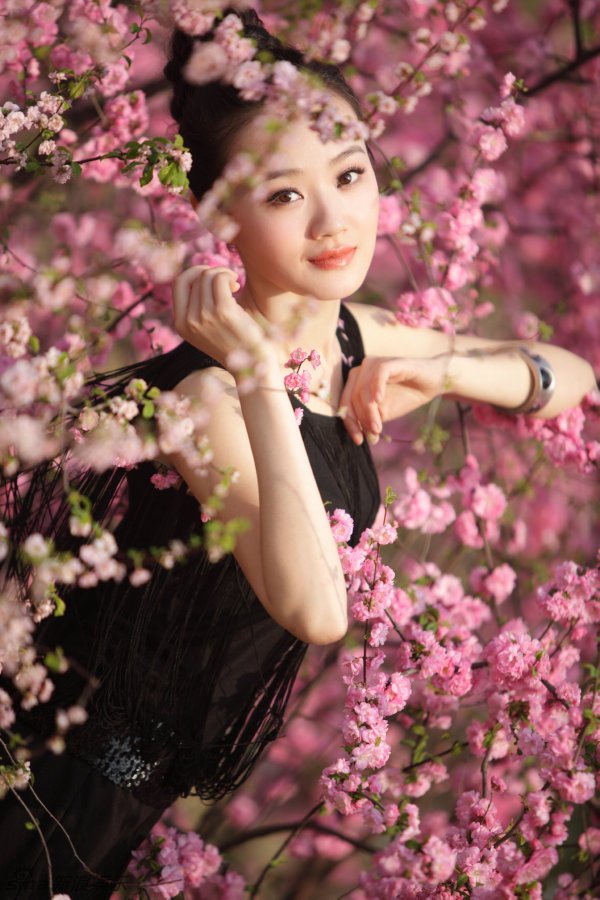 忠心护主,撞刀而死的"流朱"扮演者战菁一,穿上纱裙美得不像话