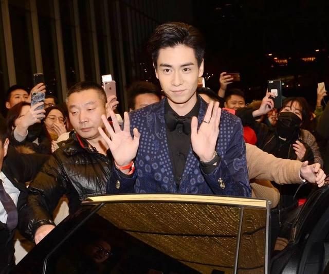 胡一天郑元畅同台,身高都是188,但这些细节反差极大!