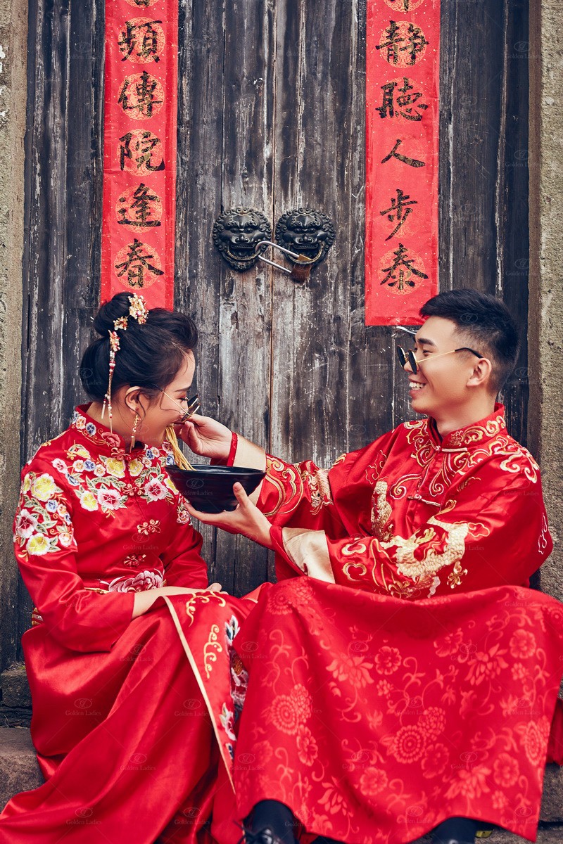 2018婚纱照风格流行趋势 反传统中式,嘻哈街拍风婚纱照