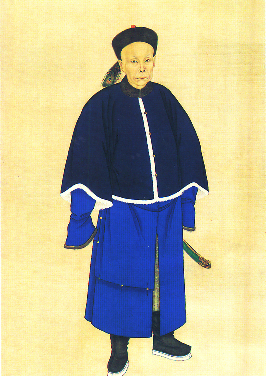 清朝的武举人,拍的一张照片,据说他手里的武器有83公斤,不仅可以举起