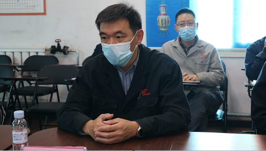 在开球会上,水钢公司副总经理曹建军介绍了项目背景和意义;北京首钢